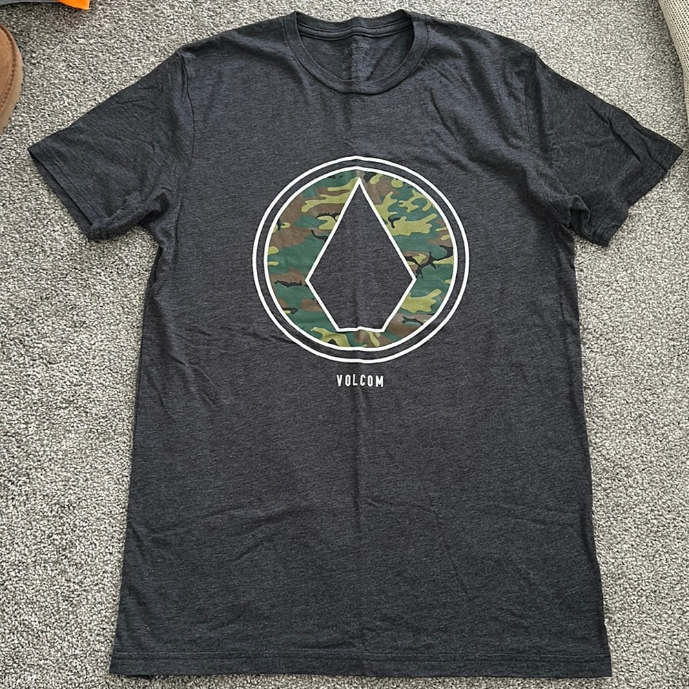 Volcom tshirt